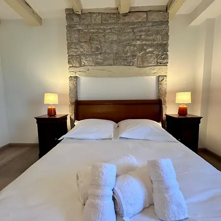 Maison D'antan - Piscinejardinclim - Bourg De Вилла